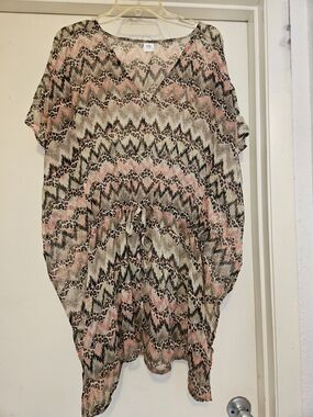 Women's One Size Sheer Beach & Swimmig Pool V-Neck Cover Up